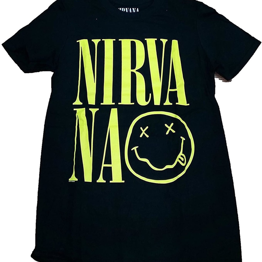 Low neck black nirvana tee